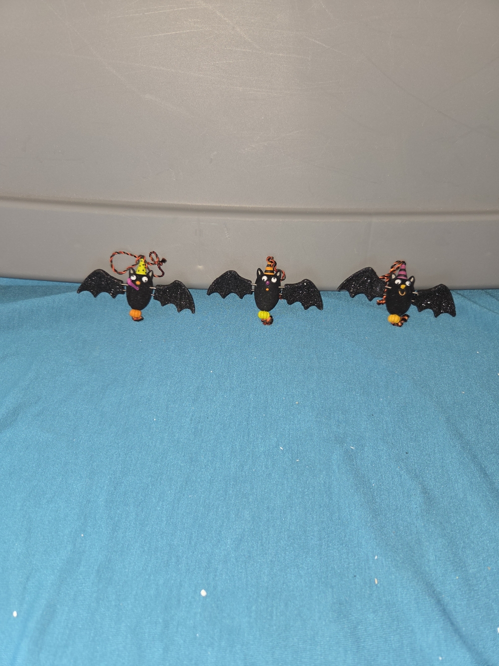 Rare 2009 Hallmark Halloween Oogly Eyed Bat Ornaments